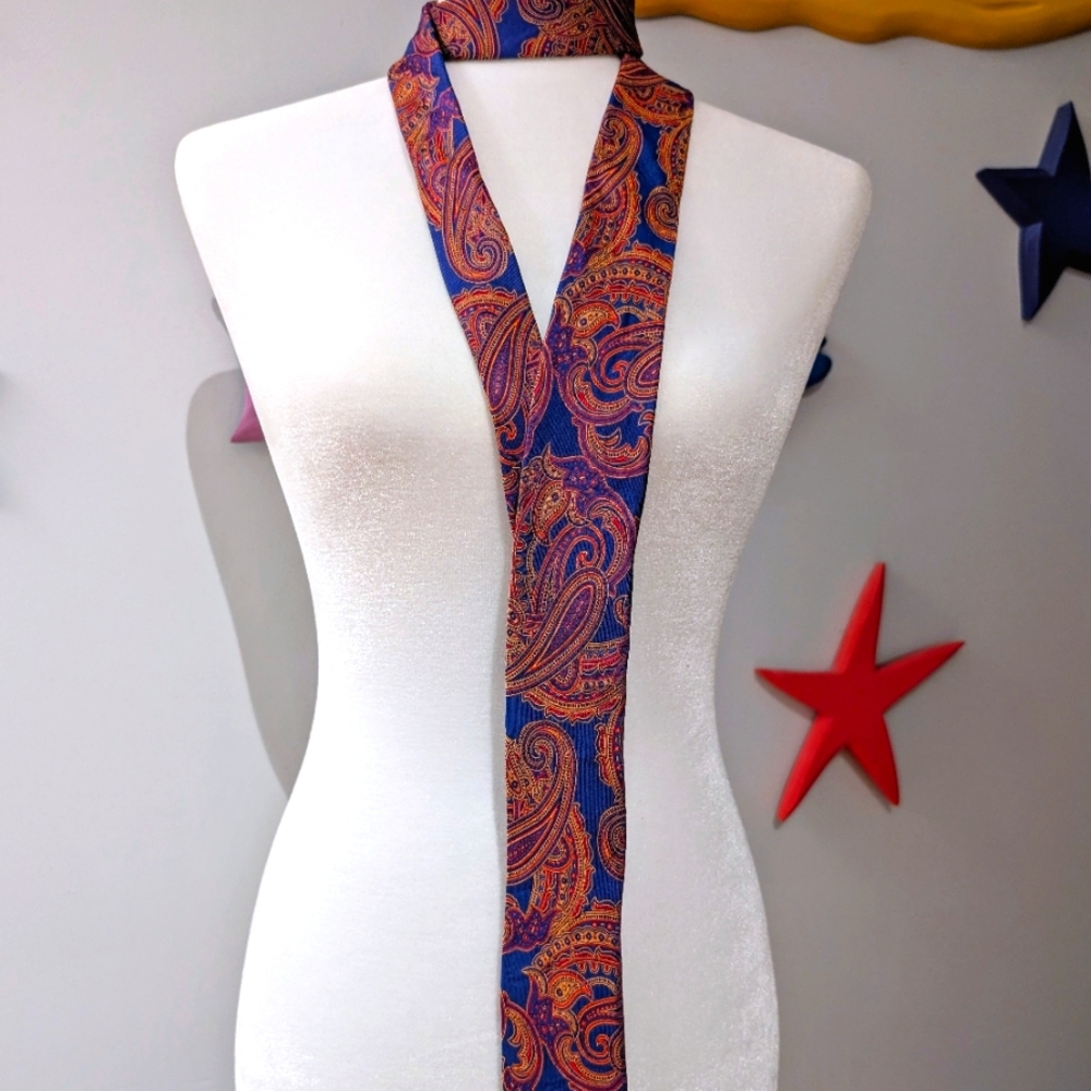Tommy Hilfiger Silk Tie. EUC.